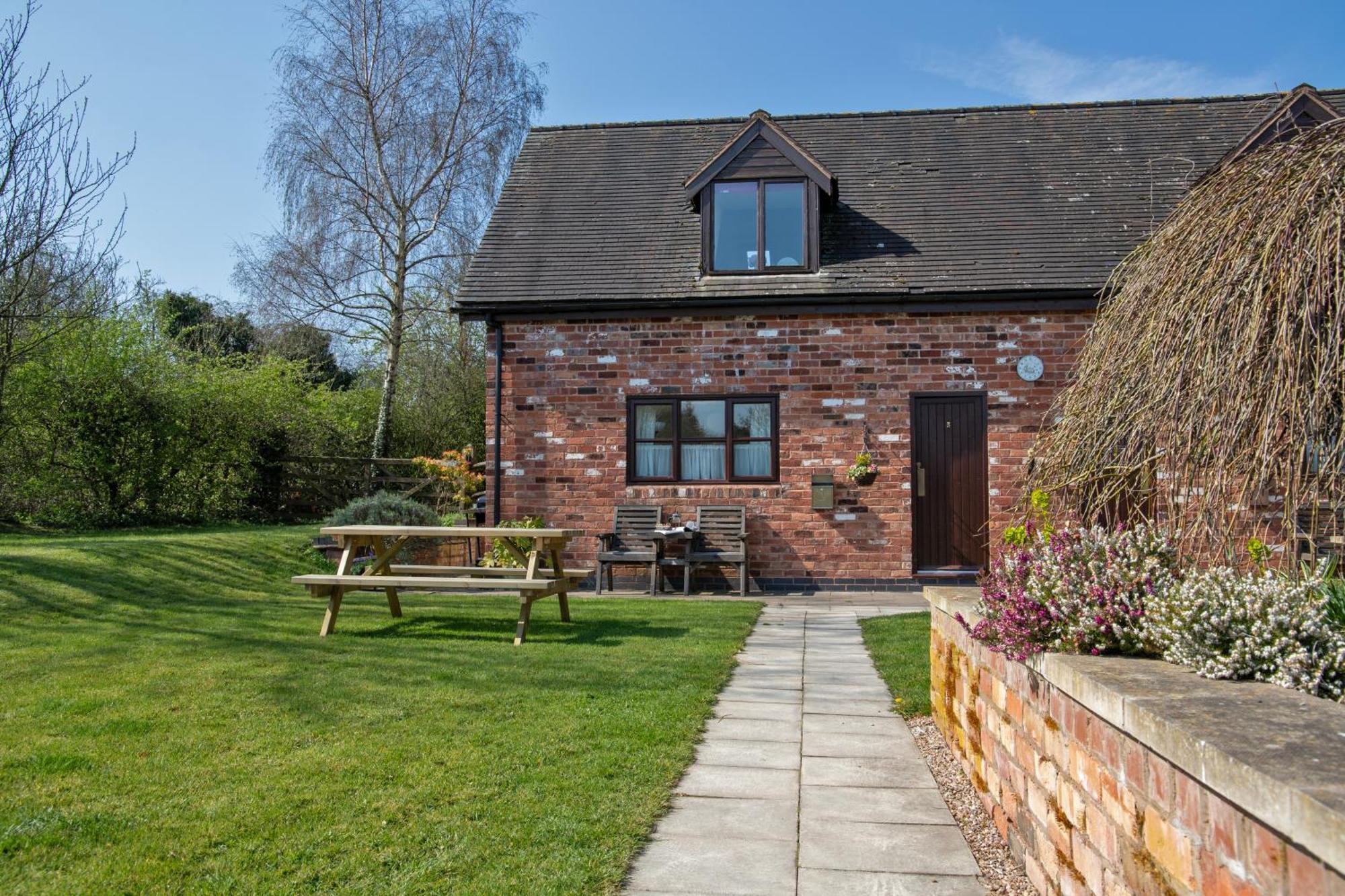 Charlie'S Cottage With Alpacas And 7Mins Drive To Alton Towers Denstone Extérieur photo