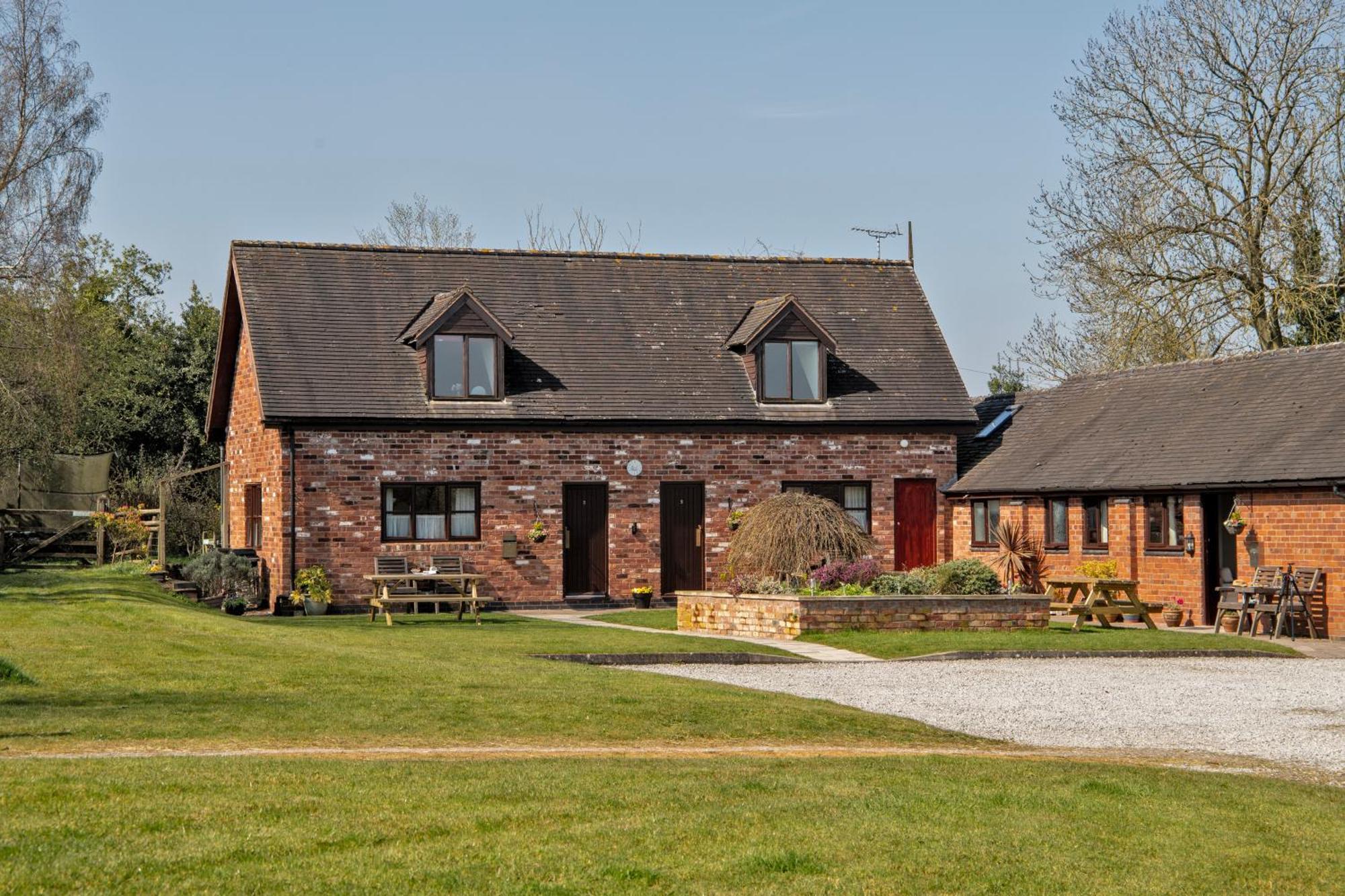 Charlie'S Cottage With Alpacas And 7Mins Drive To Alton Towers Denstone Extérieur photo