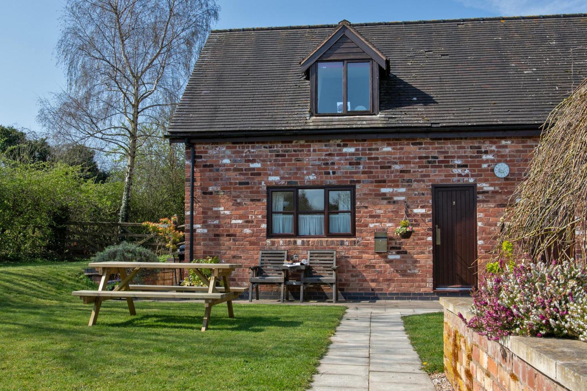 Charlie'S Cottage With Alpacas And 7Mins Drive To Alton Towers Denstone Extérieur photo